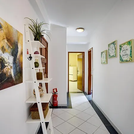 Sun & Surf Apartment *